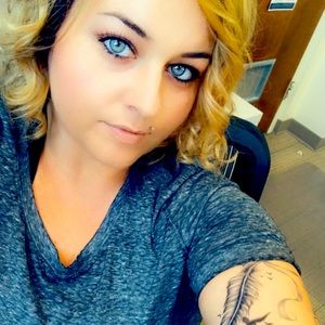 Meet your Posher, Casey